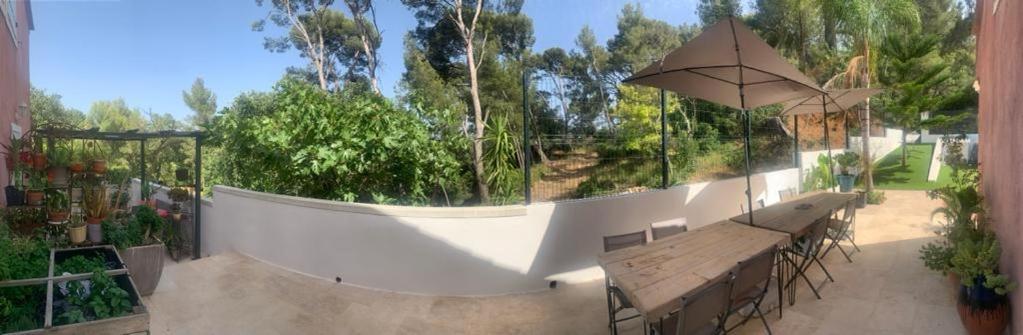 Bois Joli Bed & Breakfast Hyeres Exterior photo