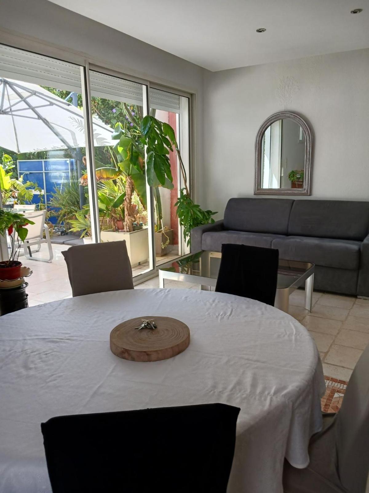 Bois Joli Bed & Breakfast Hyeres Exterior photo